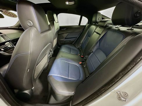 Used 2018 Jaguar XE R-Sport image 32