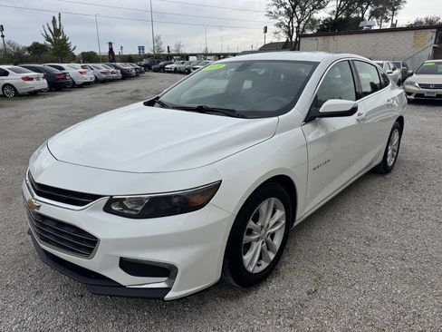 Used 2018 Chevrolet Malibu LT FWD image 4