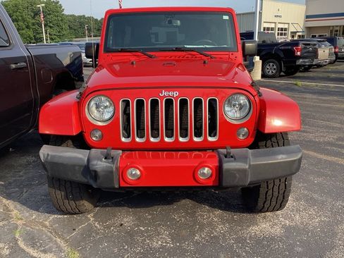 Used 2016 Jeep Wrangler Unlimited Sahara w/ Connectivity Group AWD/4WD image 2