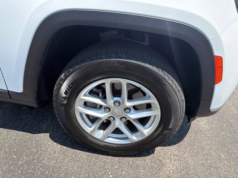 Used 2023 Jeep Grand Cherokee L Laredo AWD/4WD image 30