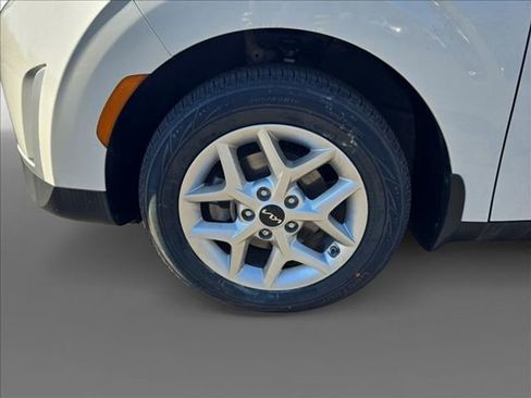 Used 2024 Kia Soul LX w/ Option Group 015 image 9