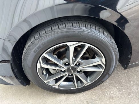 Used 2023 Kia Forte LXS image 12