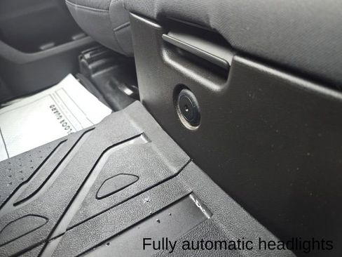 Used 2020 Chevrolet Silverado 1500 LT image 24