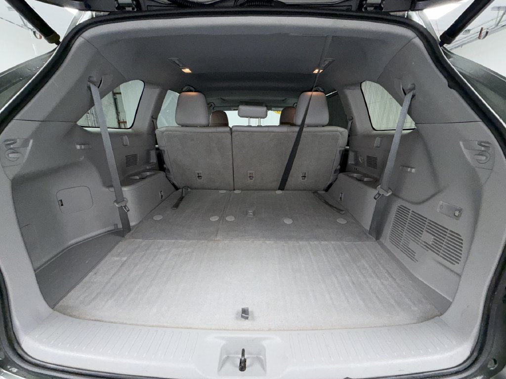 Used 2019 Toyota Highlander XLE AWD/4WD image 16