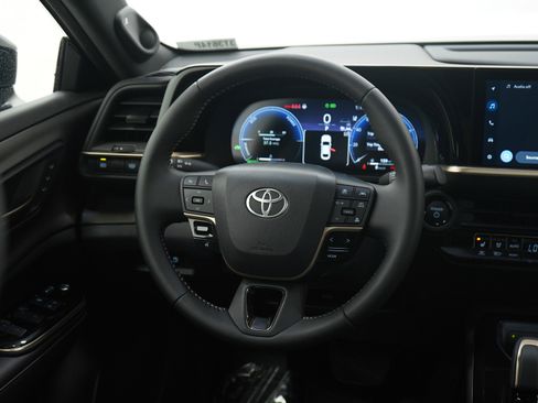 Used 2026 Toyota Crown Nightshade image 14