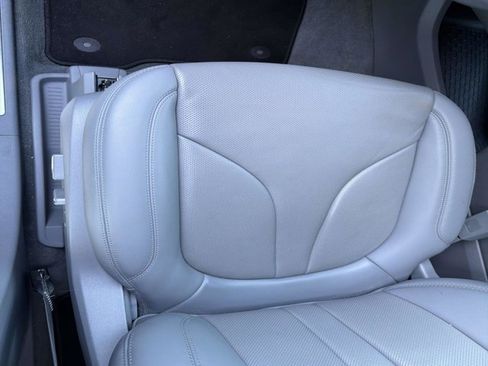 Used 2022 Lincoln Nautilus Reserve w/ Equipment Group 201A image 14