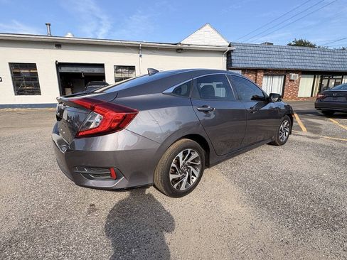 Used 2018 Honda Civic EX image 7