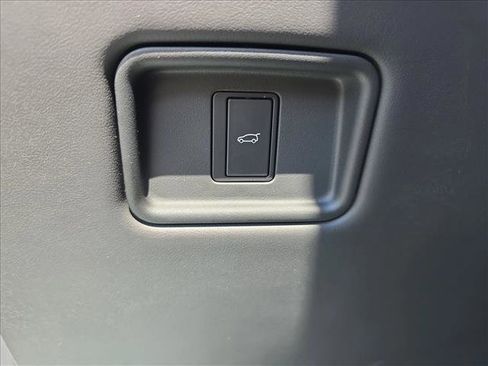 Used 2024 Land Rover Range Rover Sport SE AWD/4WD image 24