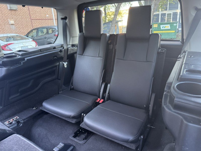 Used 2014 Land Rover LR4 HSE AWD/4WD image 34