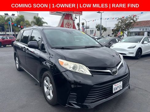 Used 2019 Toyota Sienna LE FWD image 1