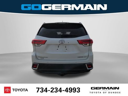 Used 2018 Toyota Highlander Limited image 9