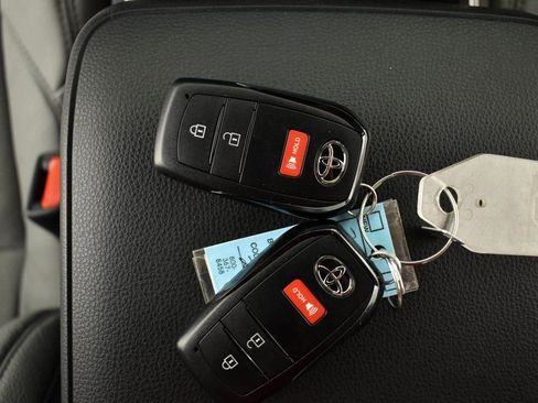 Certified 2025 Toyota Tacoma SR5 image 36