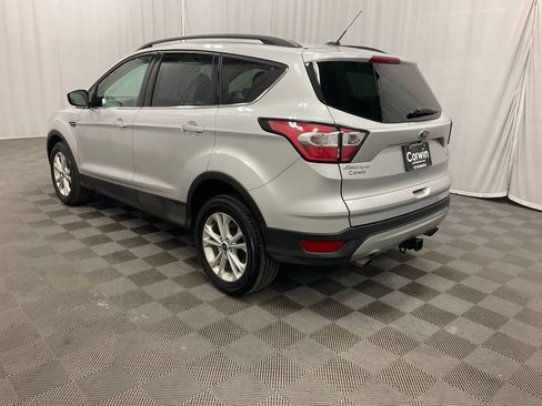 Used 2017 Ford Escape SE w/ Equipment Group 201A image 4