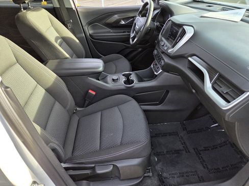 Used 2024 GMC Terrain SLE image 15