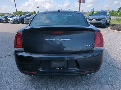 Certified 2018 Chrysler 300 S w/ 300S Premium Group RWD image 15