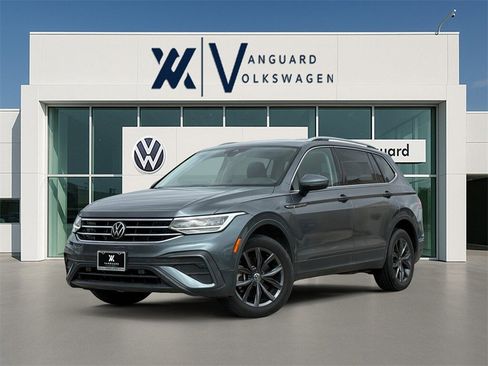 Used 2022 Volkswagen Tiguan SE image 1