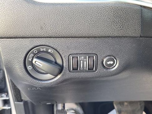 Used 2015 Dodge Charger SE w/ Popular Equipment Group RWD image 26
