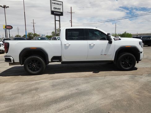 Used 2024 GMC Sierra 2500 AT4 w/ AT4 Premium Plus Package AWD/4WD image 5