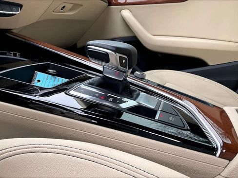 Used 2023 Audi A4 2.0T Premium w/ Convenience Package image 15