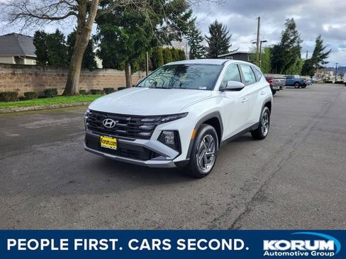 New 2026 Hyundai Tucson Blue SE image 1