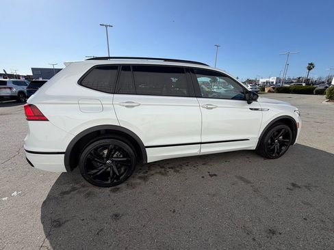 Used 2023 Volkswagen Tiguan SE R-Line image 7