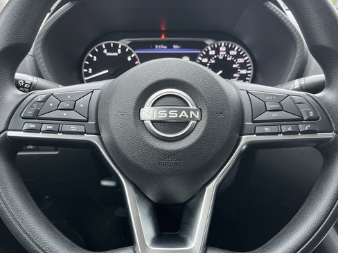 Used 2024 Nissan Sentra SV image 11