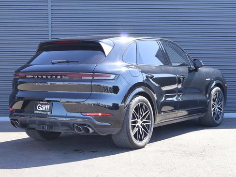 Certified 2025 Porsche Cayenne S AWD/4WD image 10