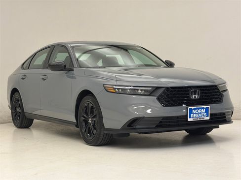 Certified 2025 Honda Accord SE image 3