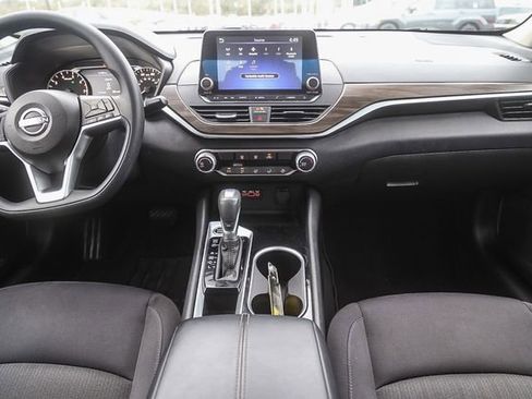 Used 2024 Nissan Altima 2.5 SV image 13