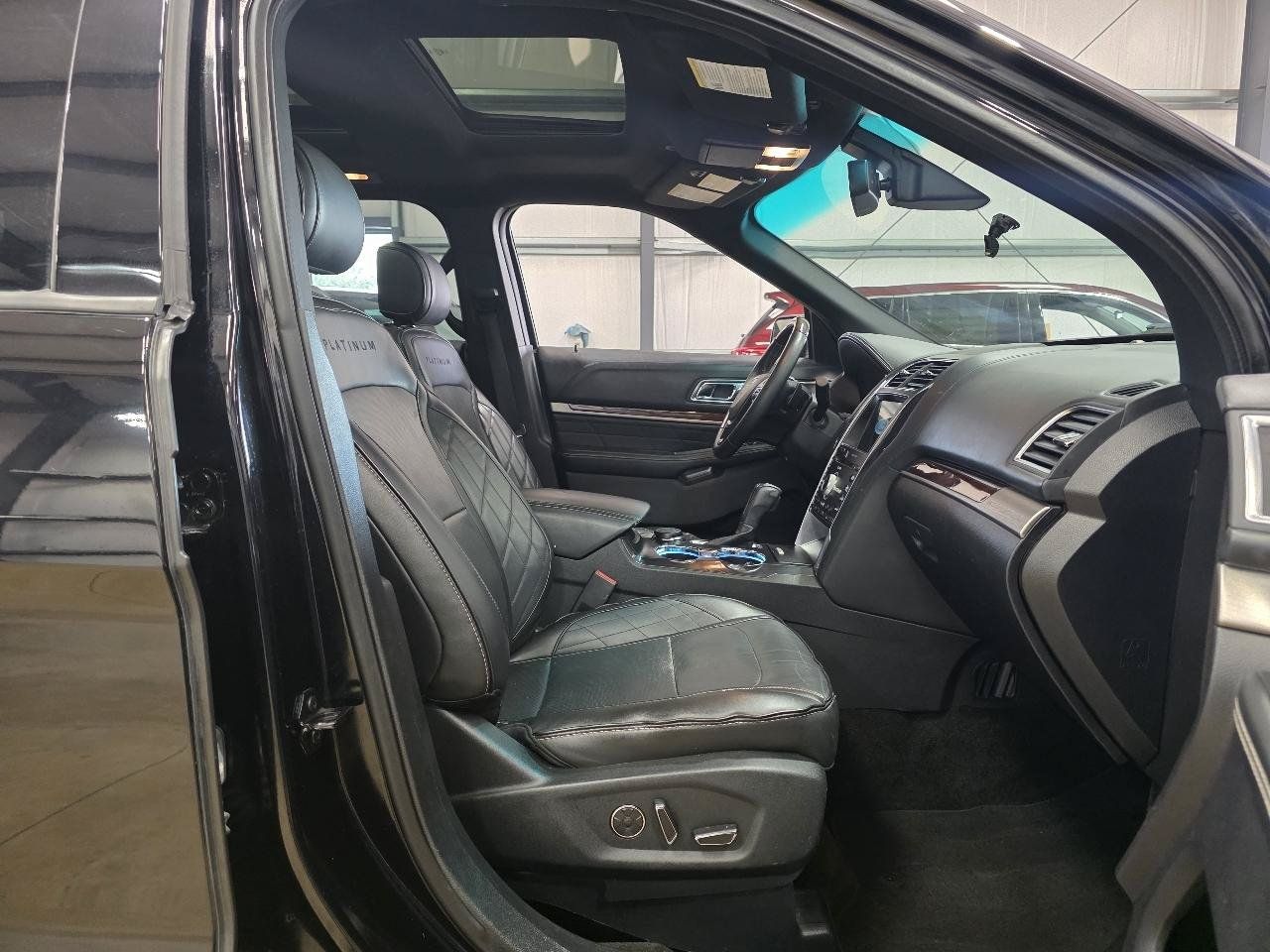 Used 2017 Ford Explorer Platinum AWD/4WD image 25