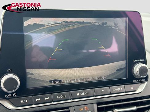Used 2025 Nissan Altima 2.5 SV FWD image 18