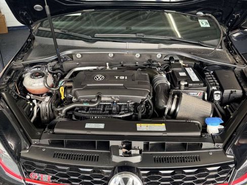 Used 2021 Volkswagen GTI Autobahn FWD image 12