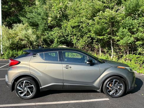 Used 2021 Toyota C-HR Limited FWD image 6