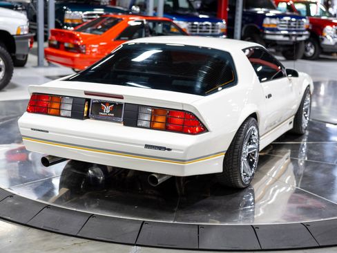 Used 1989 Chevrolet Camaro IROC-Z image 15