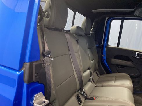 Certified 2024 Jeep Gladiator Mojave image 39