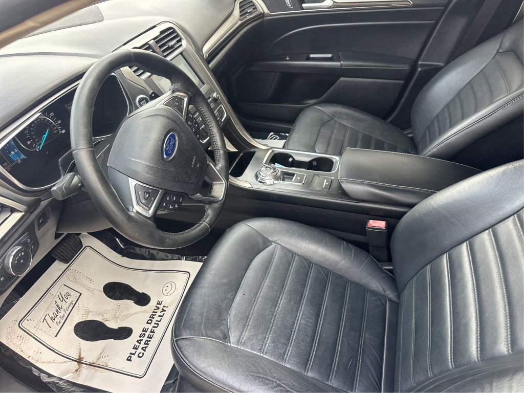 Used 2017 Ford Fusion SE w/ Fusion SE Technology Package FWD image 11