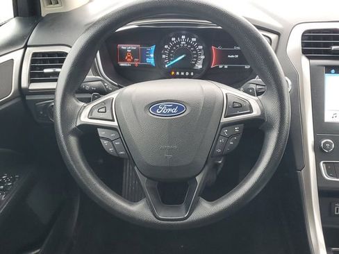 Used 2019 Ford Fusion SE AWD/4WD image 13