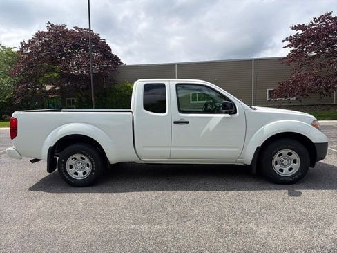 Used 2019 Nissan Frontier S RWD image 3