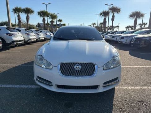 Used 2010 Jaguar XF Luxury image 3