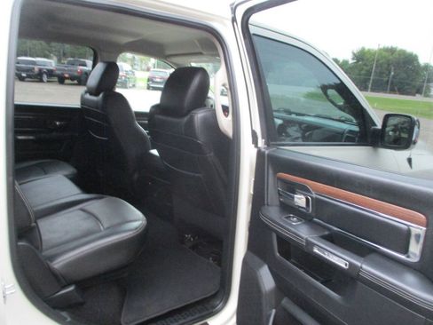 Used 2016 RAM 1500 Laramie w/ Convenience Group AWD/4WD image 24