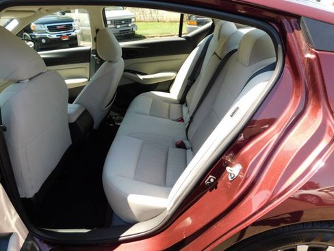 Used 2025 Nissan Altima 2.5 SV FWD image 5