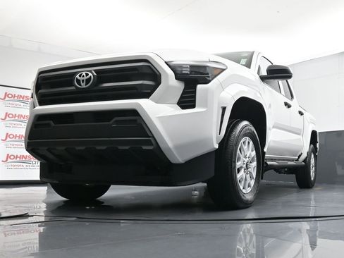 Used 2024 Toyota Tacoma SR image 34