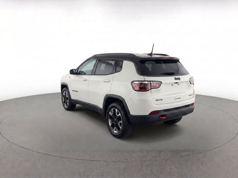 Used 2018 Jeep Compass Trailhawk w/ Leather Interior Group AWD/4WD image 3
