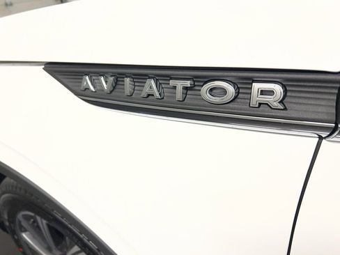 New 2026 Lincoln Aviator AWD image 41