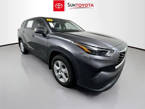 Used 2023 Toyota Highlander L image 1