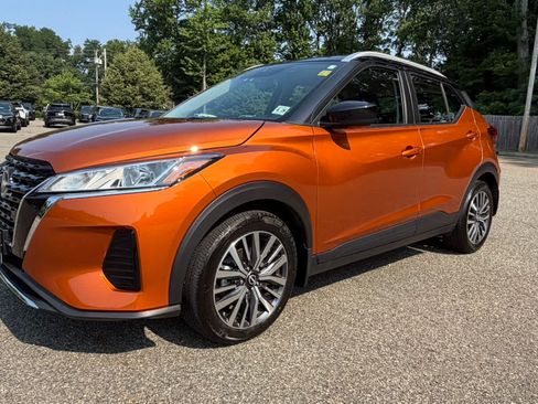 Used 2023 Nissan Kicks SV FWD image 1