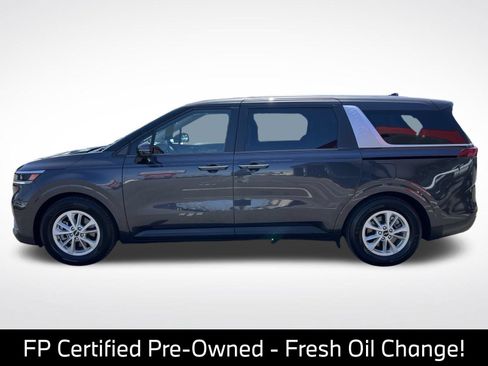 Used 2024 Kia Carnival LX FWD image 4