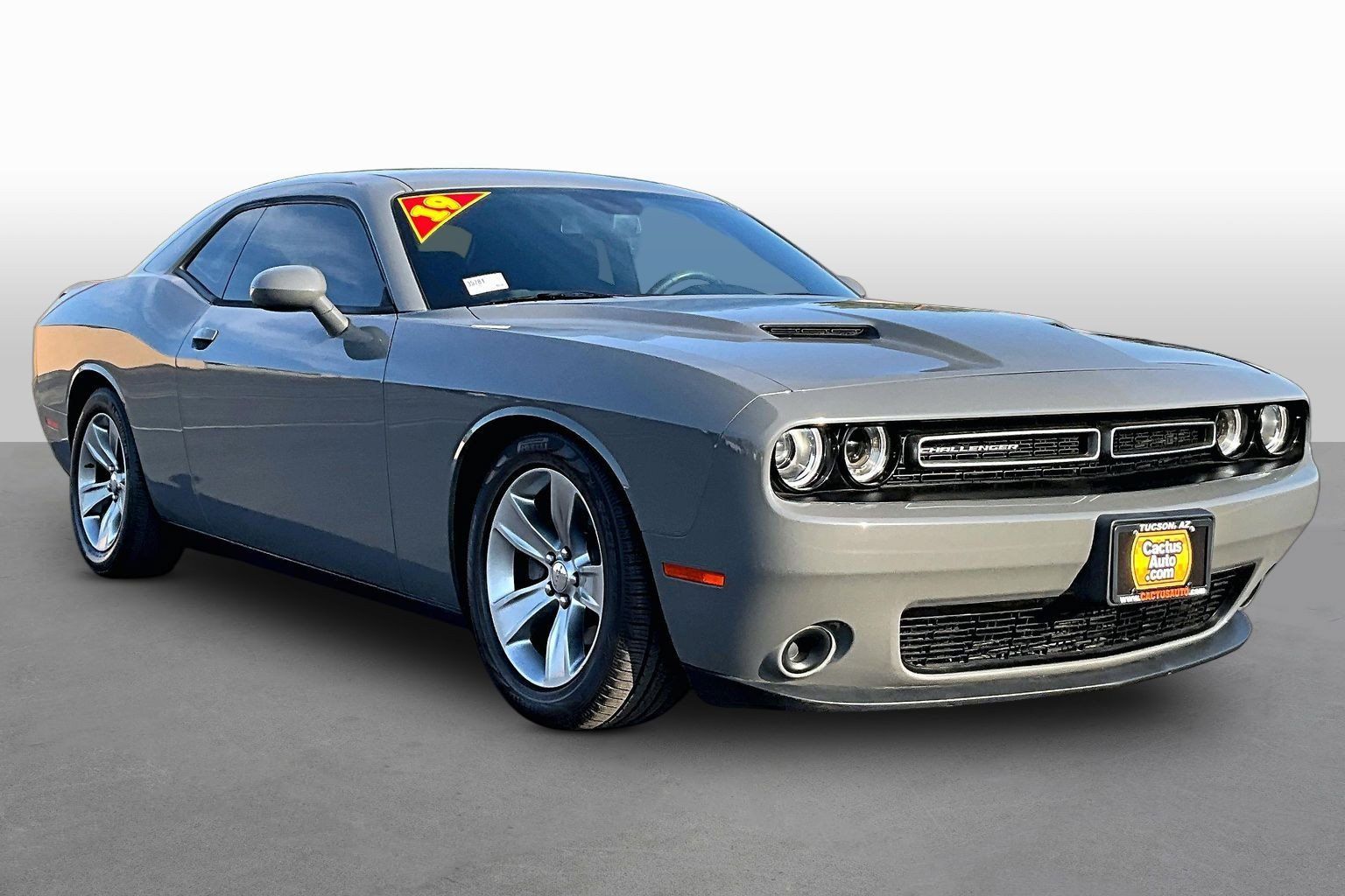 Used 2019 Dodge Challenger SXT RWD image 10