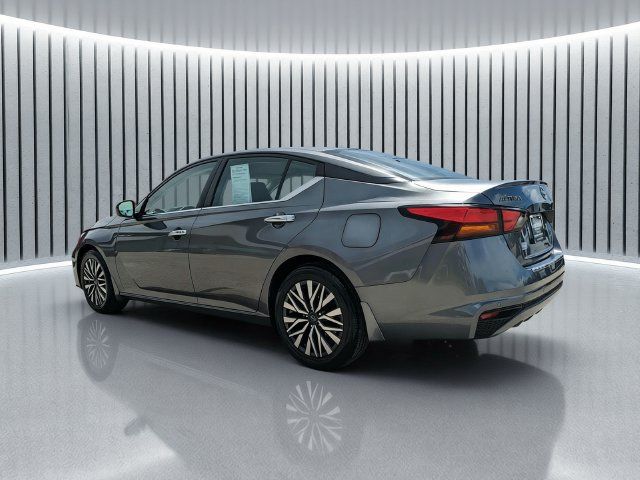 Used 2023 Nissan Altima 2.5 SV FWD image 6