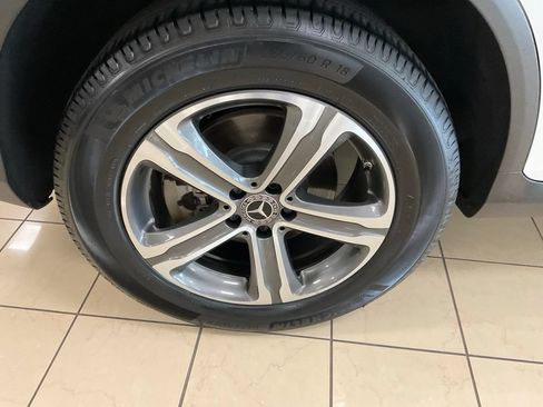 Used 2019 Mercedes-Benz GLC 300 4MATIC image 7